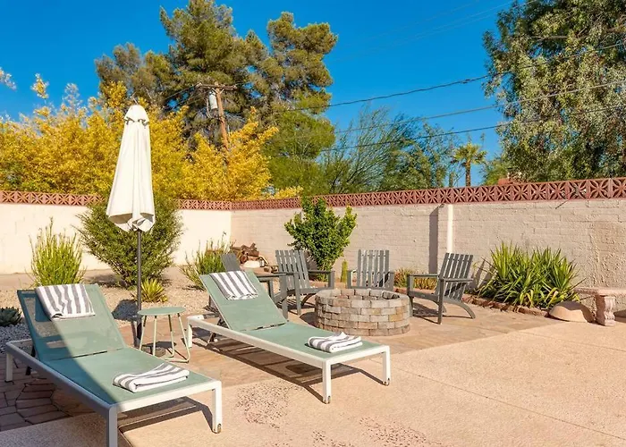 Сasa de vacaciones Stylish Mid-century Oasis With Pool Tucson