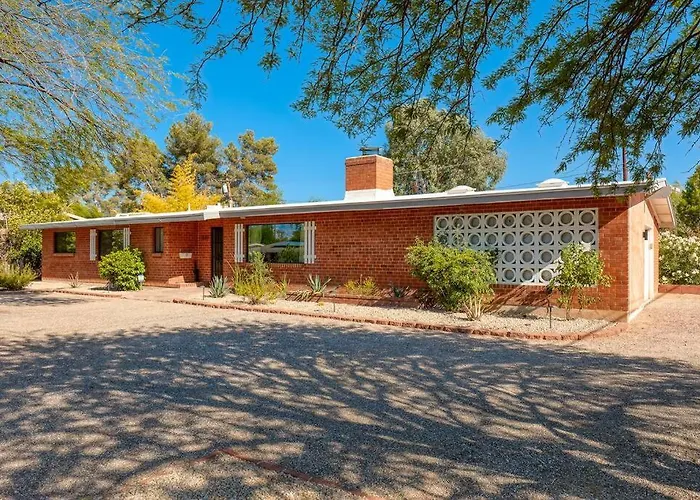 Сasa de vacaciones Stylish Mid-century Oasis With Pool Tucson
